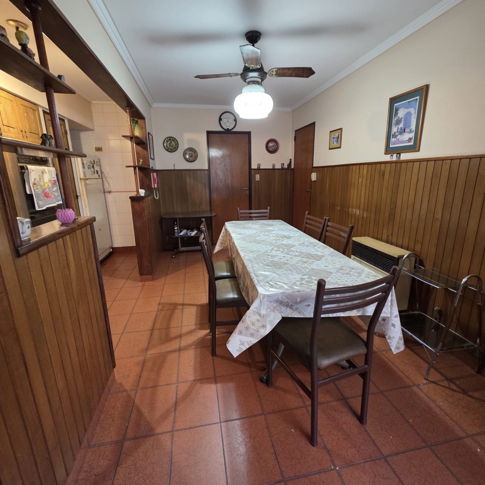 Pizarro 6900. Casa 3 ambientes.