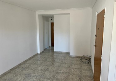 Pola 100. Departamento 2 ambientes frente