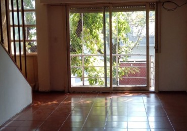 Martiniano Leguizamon 700. PH/Duplex 3 ambientes al frente.