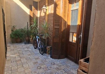 Escalada 900. PH 3 ambientes planta baja.