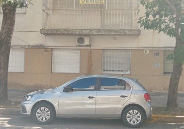 Ramon L. Falcon 6200. Departamento 3 ambientes al frente con balcon.